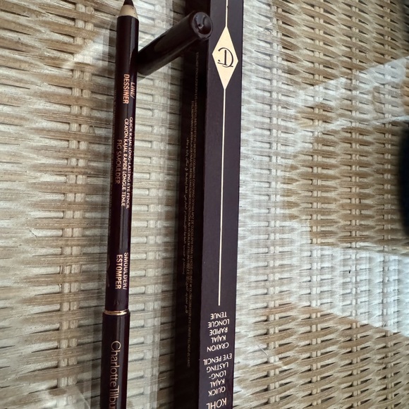 Eye liner - Picture 4 of 5